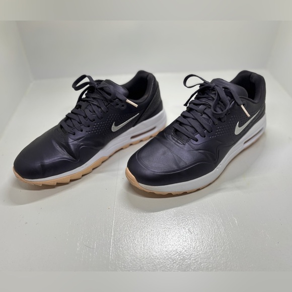 Nike Shoes - Women’s Nike air max golf shoes size 10